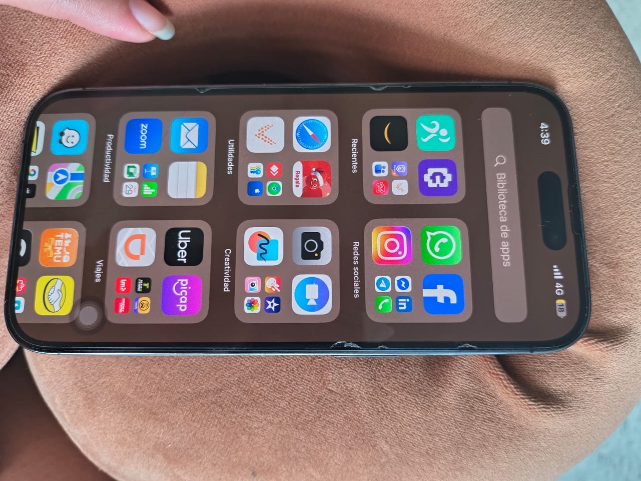 vendo iphone 14 pro usado de comor morado