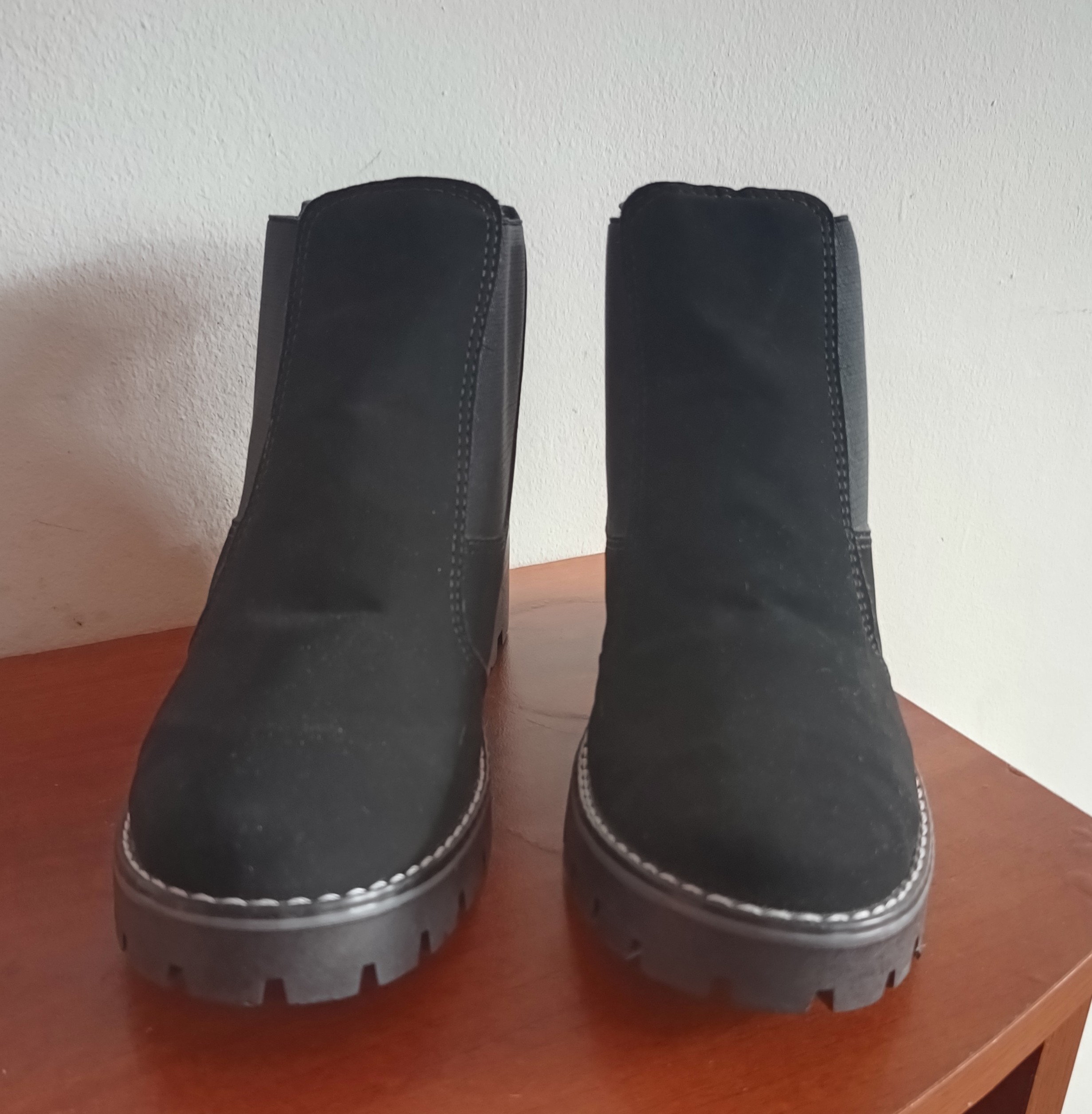 Botines Gamuza Negros Mujer