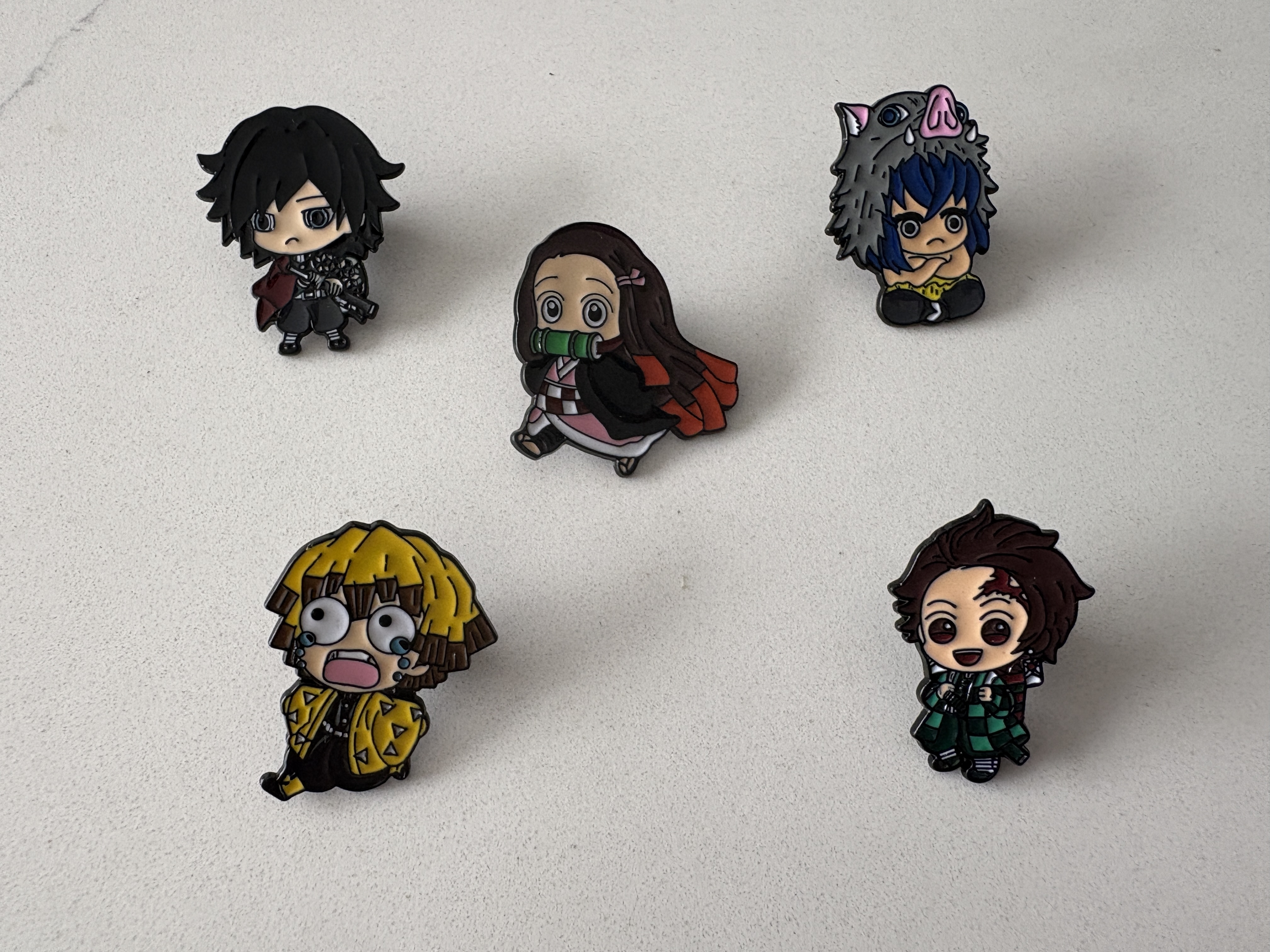 Vendo pines de Anime (Demon Slayer)