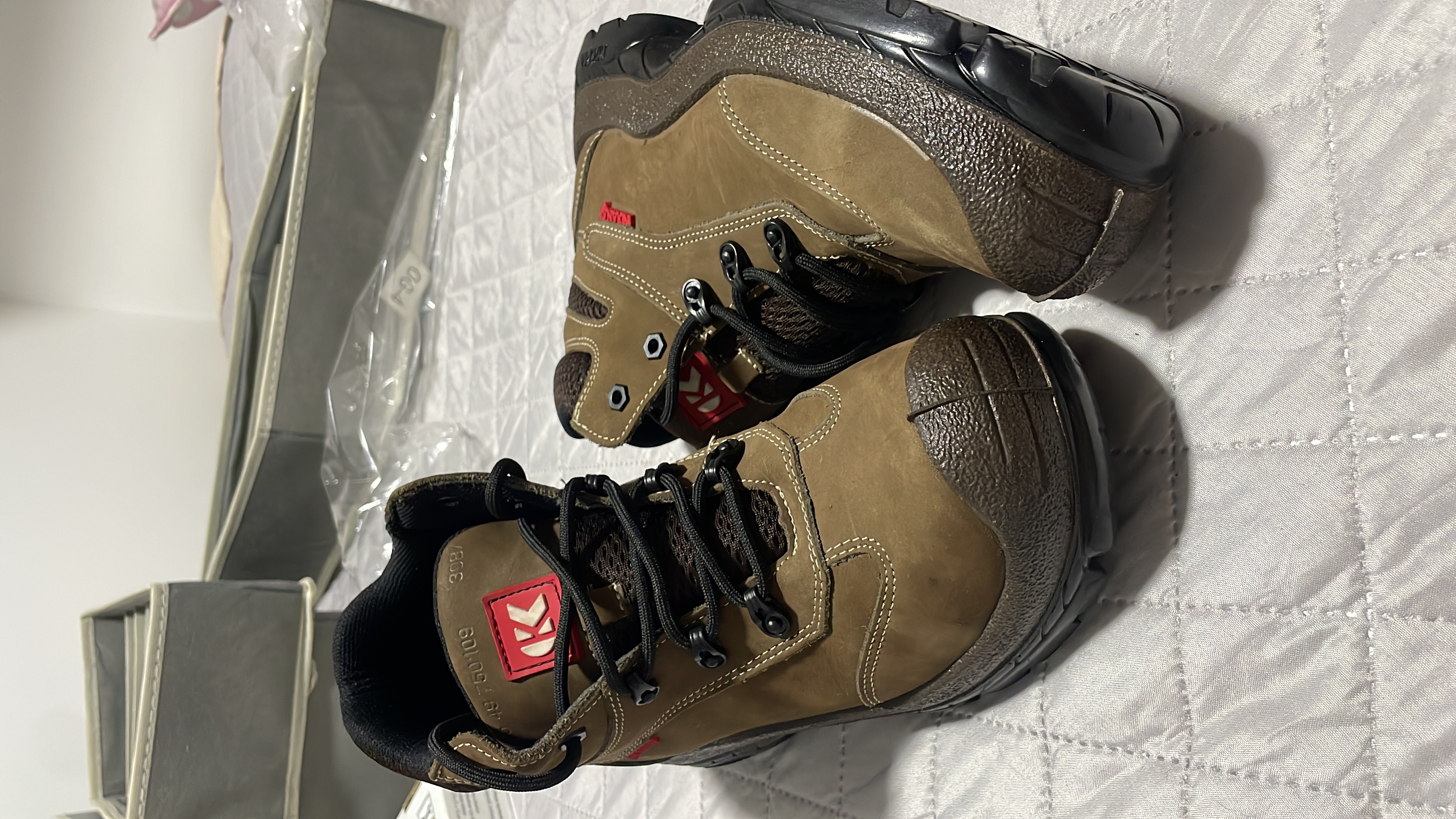 Vendo Botas de seguridad T40